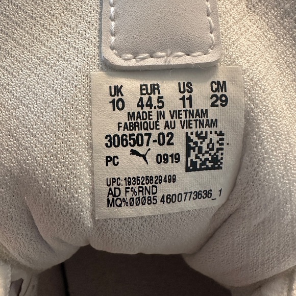 NEW PUMA MERCEDES BENZ AMG PETRONAS MOTORSPORT Size 11 with box no lid - Picture 9 of 10